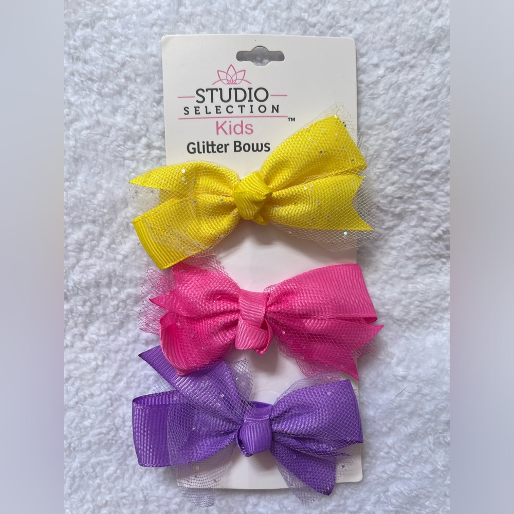 Glitter bows
